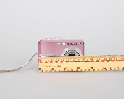 Samsung S760 7.2 MP CCD sensor digicam w/ 4GB SD card (uses AA batteries)