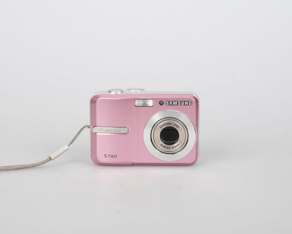 Samsung S760 7.2 MP CCD sensor digicam w/ 4GB SD card (uses AA batteries)