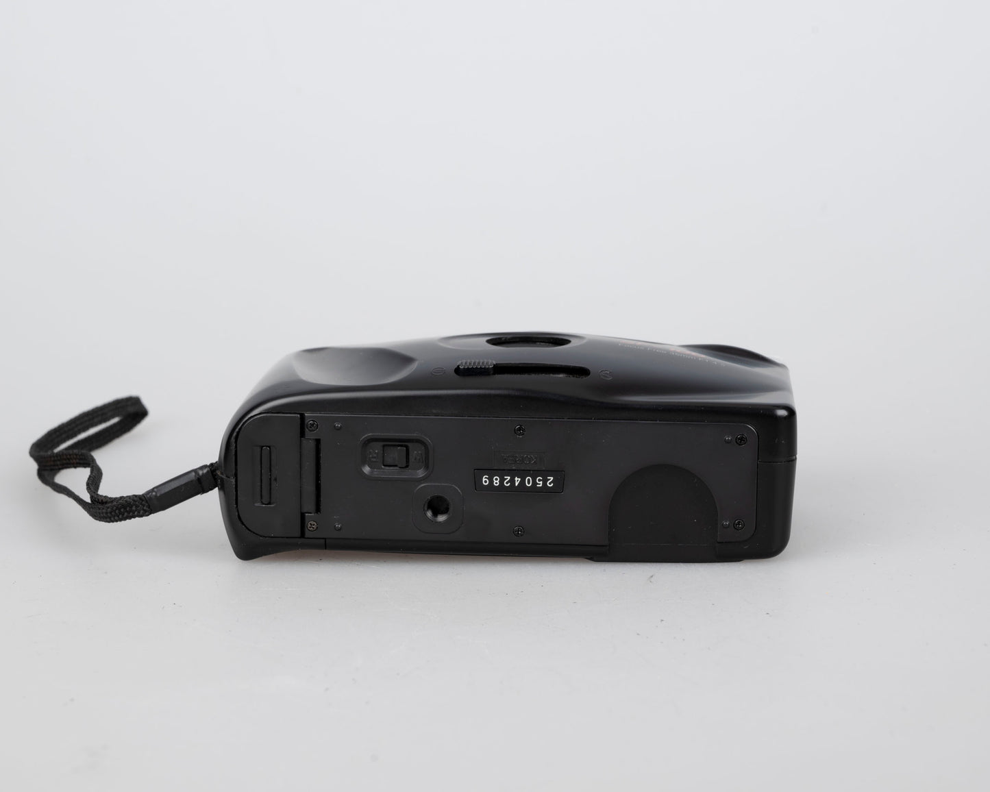 Samsung SF-100 35mm film camera w/ case (serial 2504289)