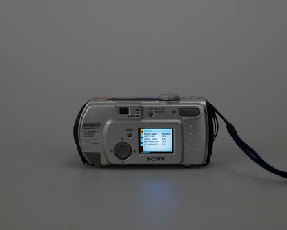 Appareil photo numérique à capteur CCD Sony Cyber-Shot DSC-P50 2,1 MP (utilise des piles AA + des cartes Memory Stick)