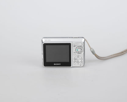 Sony Cyber-Shot DSC-S730 7.2 MP digicam w/ 2 GB memory card (uses AA batteries)