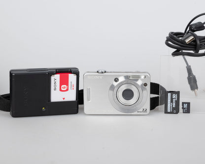Appareil photo numérique Sony Cyber-Shot DSC-W55 7,2 MP avec carte mémoire 2 Go + chargeur + batterie + étui