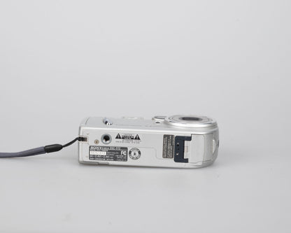 Sony Cyber-Shot DSC-P72 3.1 MP CCD sensor digicam w/ 16MB Memory Stick card + original case (uses AA batteries)