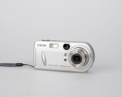 Sony Cyber-Shot DSC-P72 3.1 MP CCD sensor digicam w/ 16MB Memory Stick card + original case (uses AA batteries)