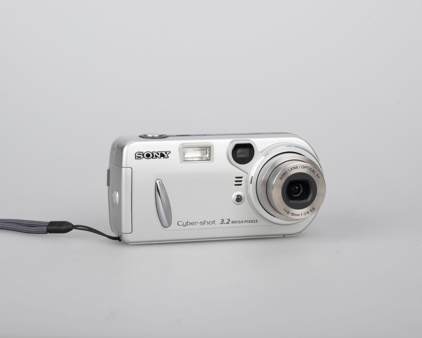 Sony Cyber-Shot DSC-P72 3.1 MP CCD sensor digicam w/ 16MB Memory Stick card + original case (uses AA batteries)
