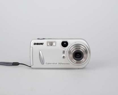 Sony Cyber-Shot DSC-P72 3.1 MP CCD sensor digicam w/ 16MB Memory Stick card + original case (uses AA batteries)