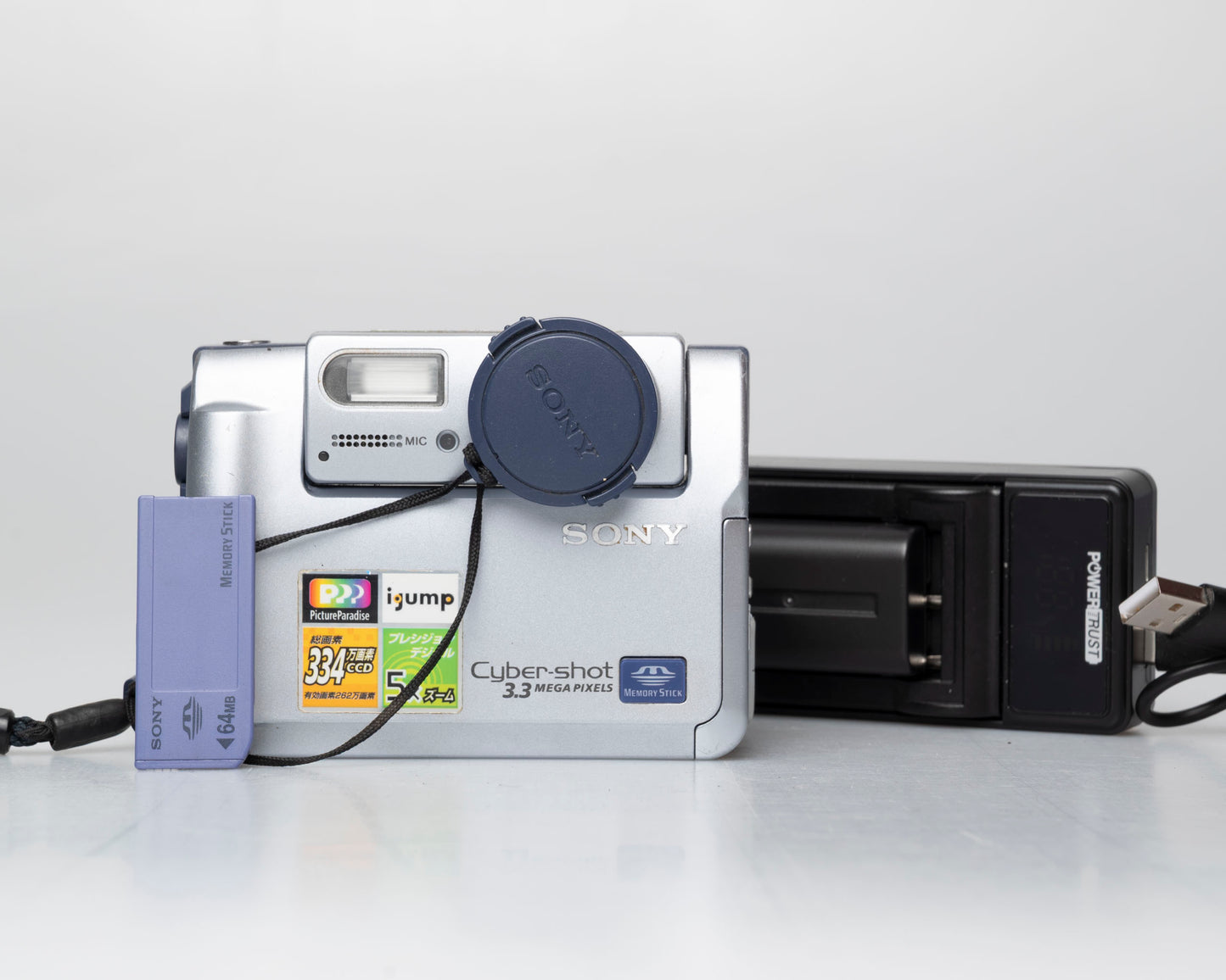 Sony Cyber-Shot DSC-F55DX appareil photo numérique 3,3 MP avec carte Memory Stick de 64 Mo + batterie + chargeur