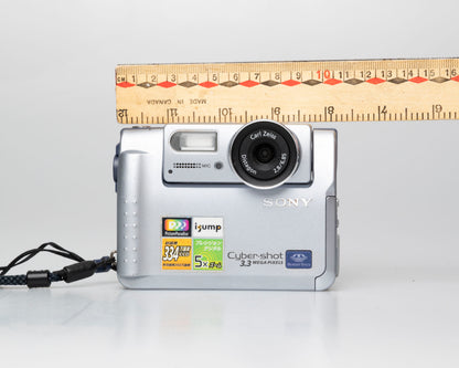 Sony Cyber-Shot DSC-F55DX appareil photo numérique 3,3 MP avec carte Memory Stick de 64 Mo + batterie + chargeur