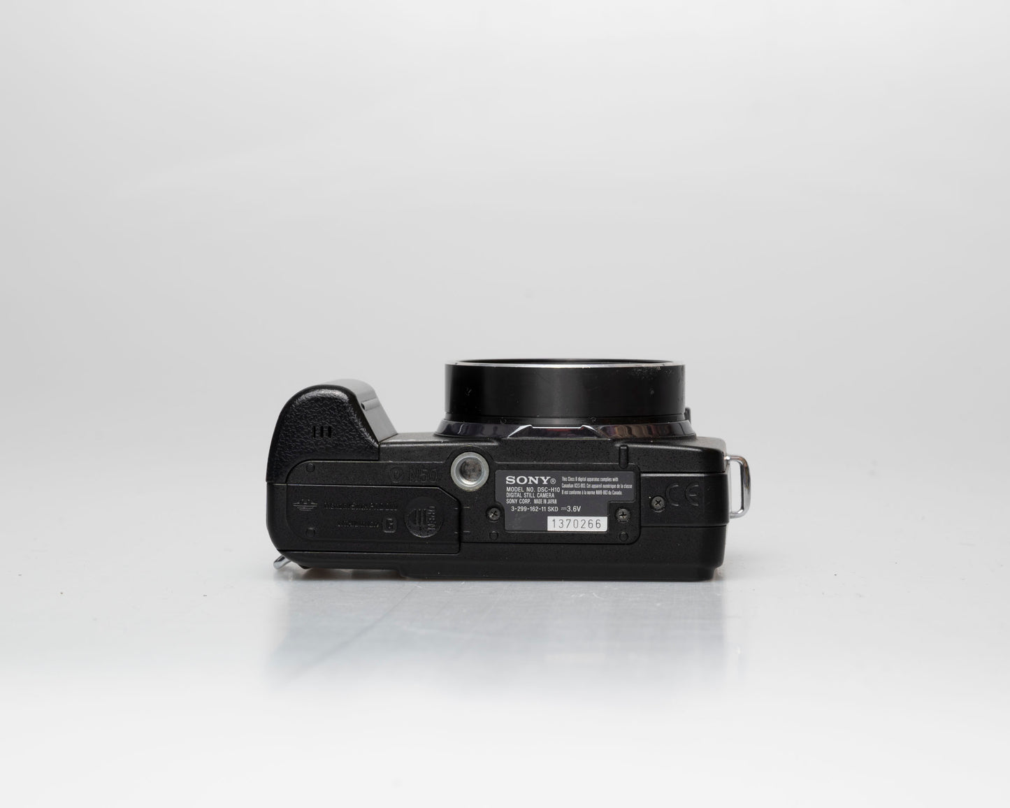 Sony Cyber-Shot DSC-H10 appareil photo numérique 8,1 MP avec carte mémoire de 2 Go + adaptateur MicroSD vers MS ProDuo + batterie + chargeur + pare-soleil