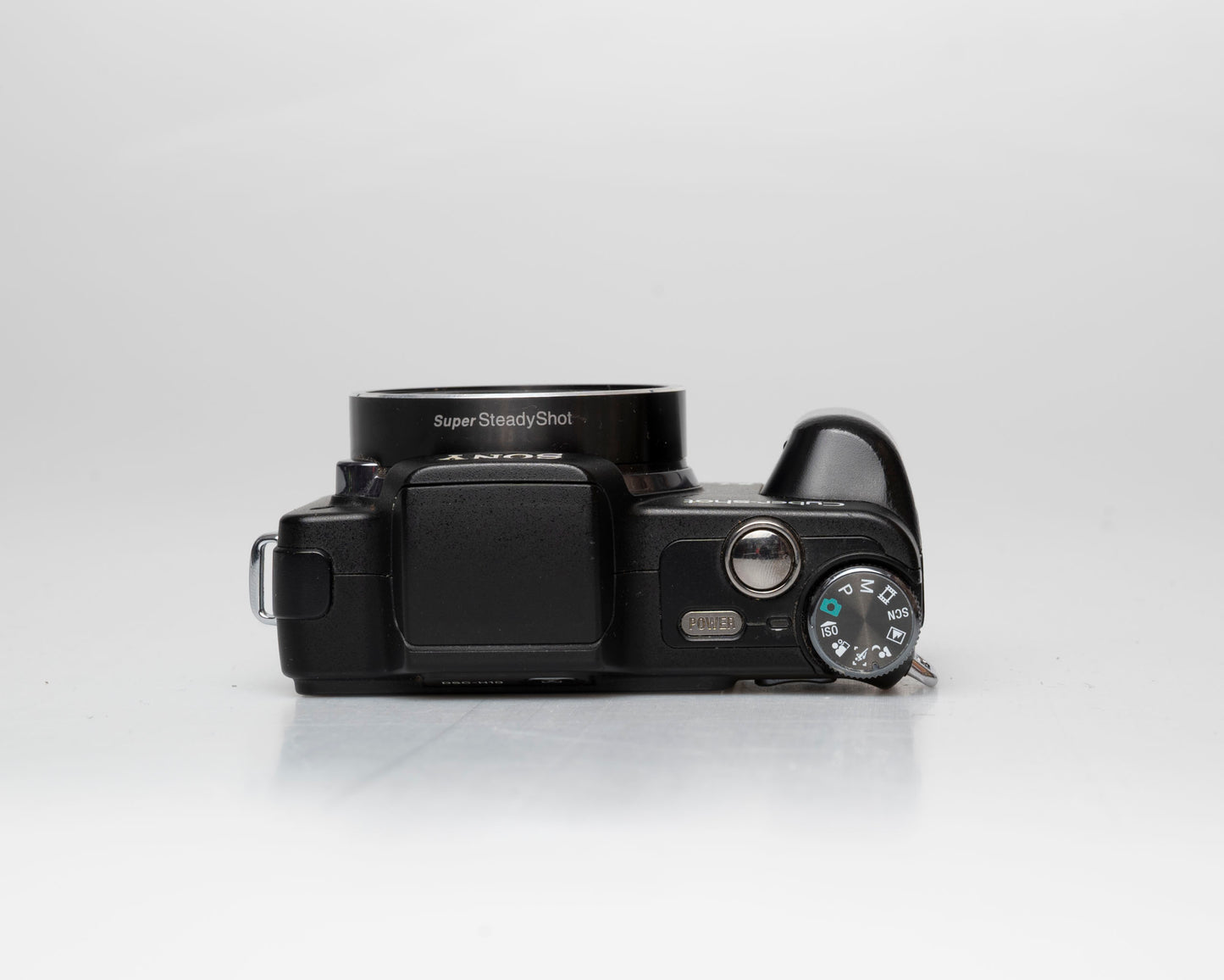 Sony Cyber-Shot DSC-H10 appareil photo numérique 8,1 MP avec carte mémoire de 2 Go + adaptateur MicroSD vers MS ProDuo + batterie + chargeur + pare-soleil