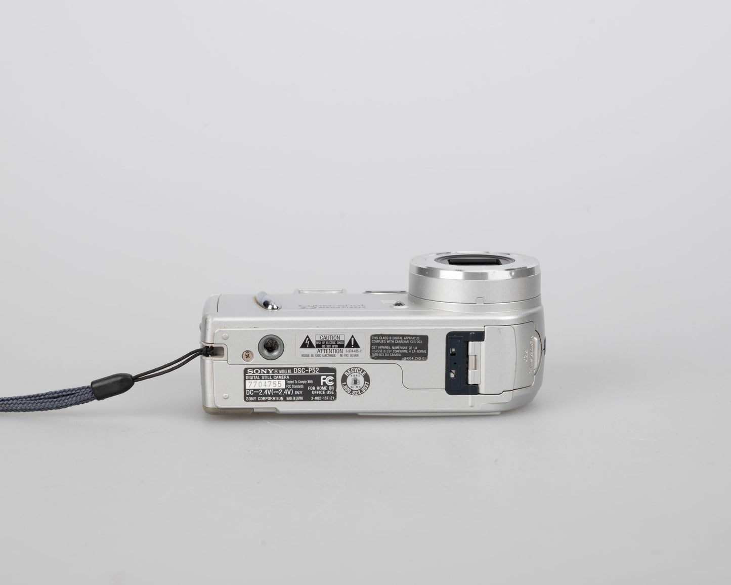 Sony Cyber-Shot DSC-P52 3.1 MP CCD sensor digicam w/ 16MB Memory Stick card (uses AA batteries; serial 7704755)