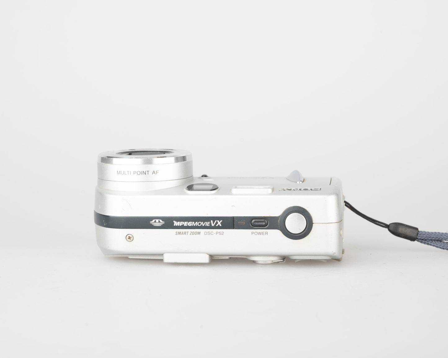 Appareil photo Sony Cyber-Shot DSC-P52 3.1 MP capteur CCD avec carte Memory Stick 16 Mo (utilise des piles AA)