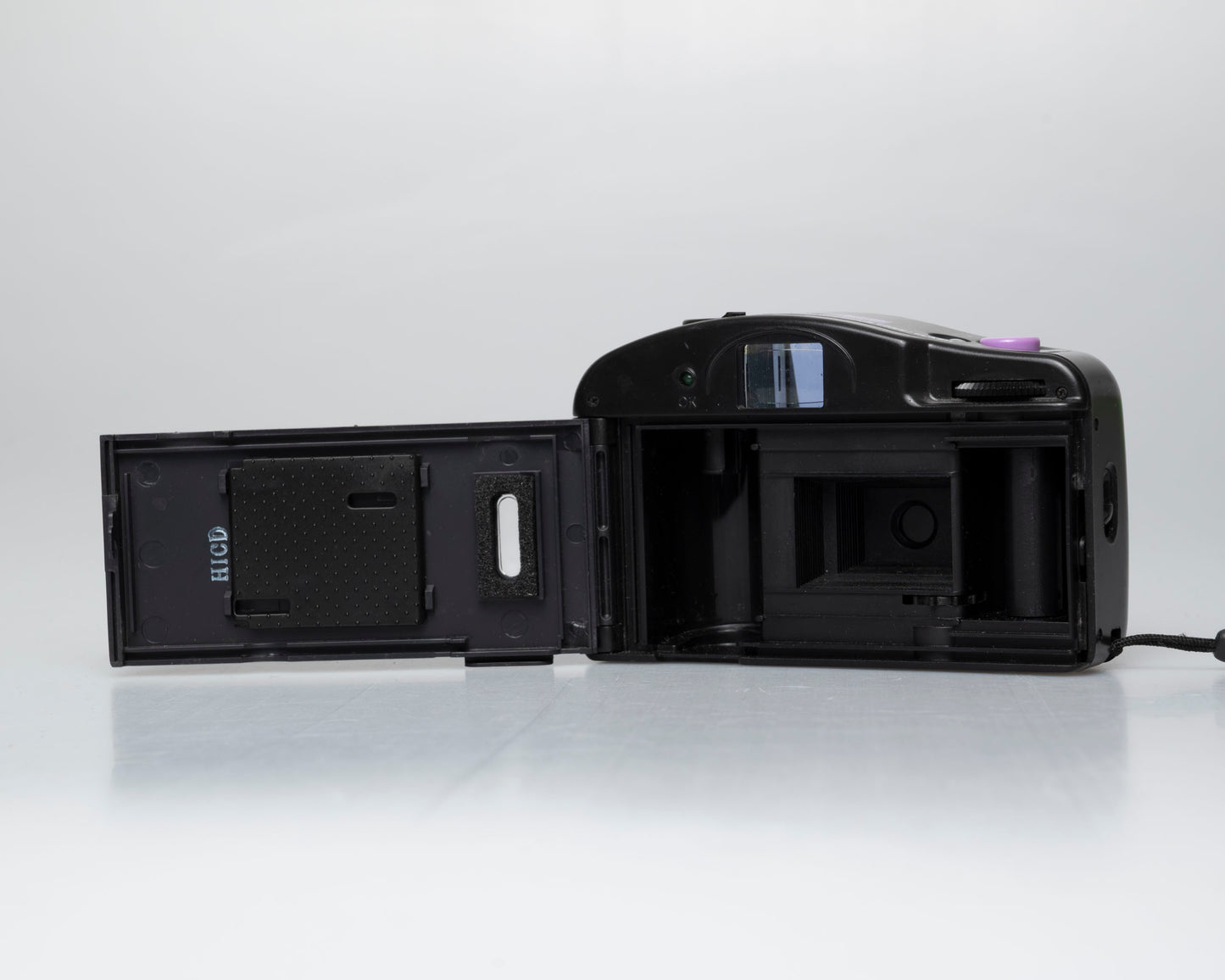 Vivitar EZ Point 'n' Shoot Big View 35mm camera (serial HICD)