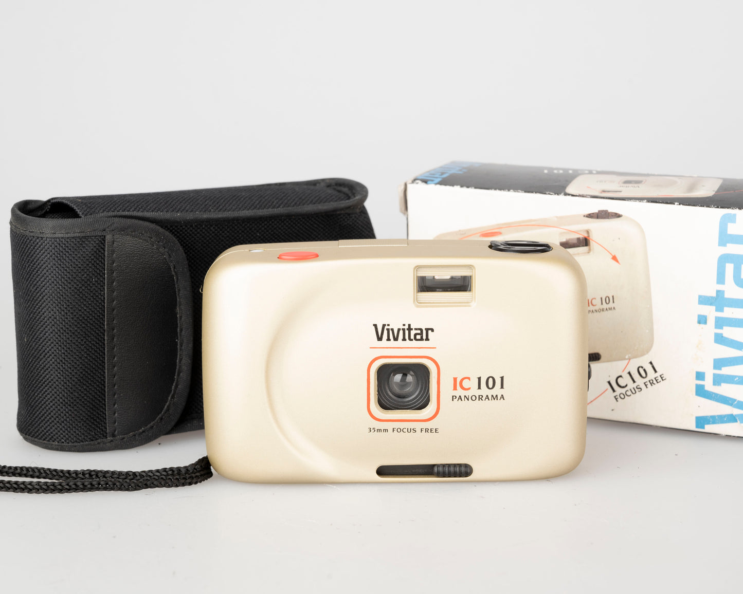 Vivitar IC 101 Panorama 35mm camera w/ original box and case