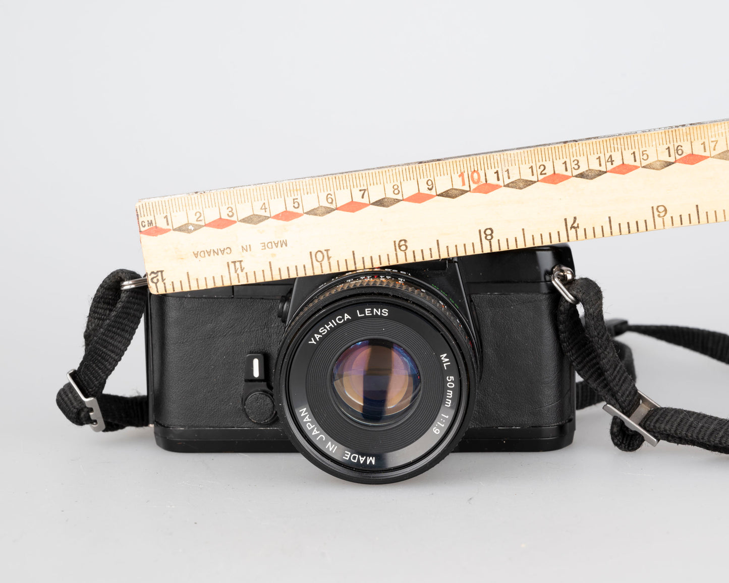 Reflex Yashica FX-3 35 mm avec objectif 50 mm f1.9 (série 924481)