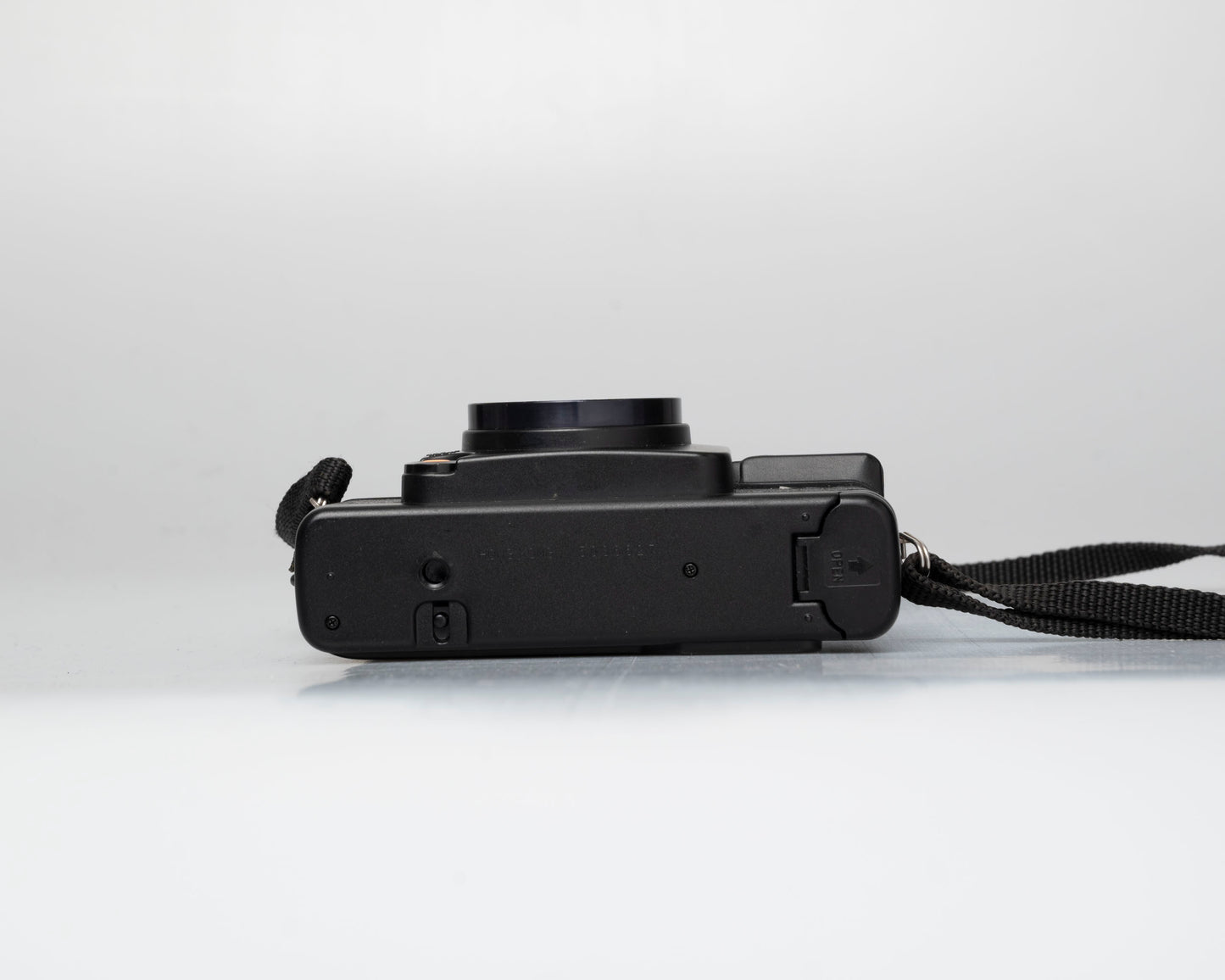 Yashica Auto Focus S 35mm point-and-shoot camera (serial 5036527) | film🎞tested