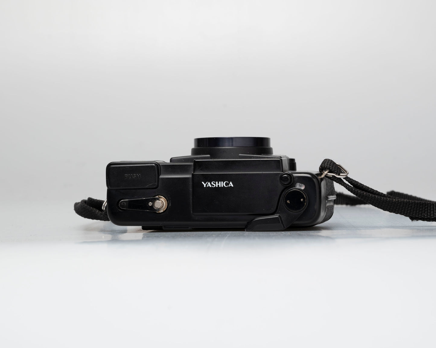 Yashica Auto Focus S 35mm point-and-shoot camera (serial 5036527) | film🎞tested