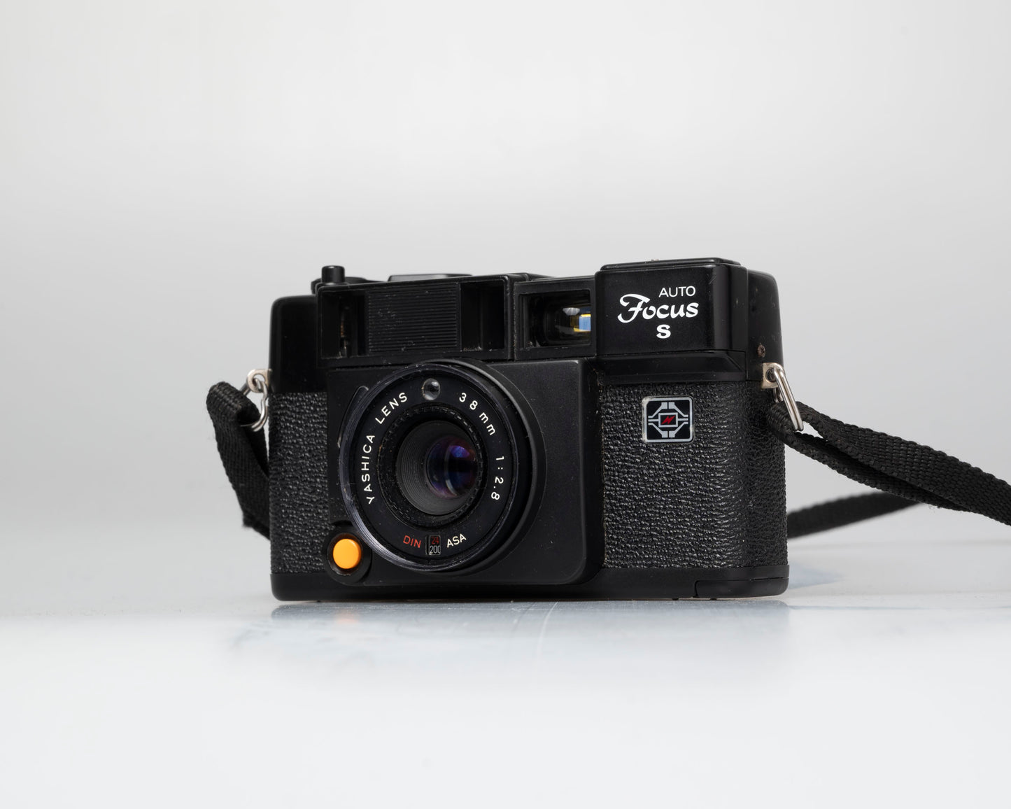 Yashica Auto Focus S 35mm point-and-shoot camera (serial 5036527) | film🎞tested