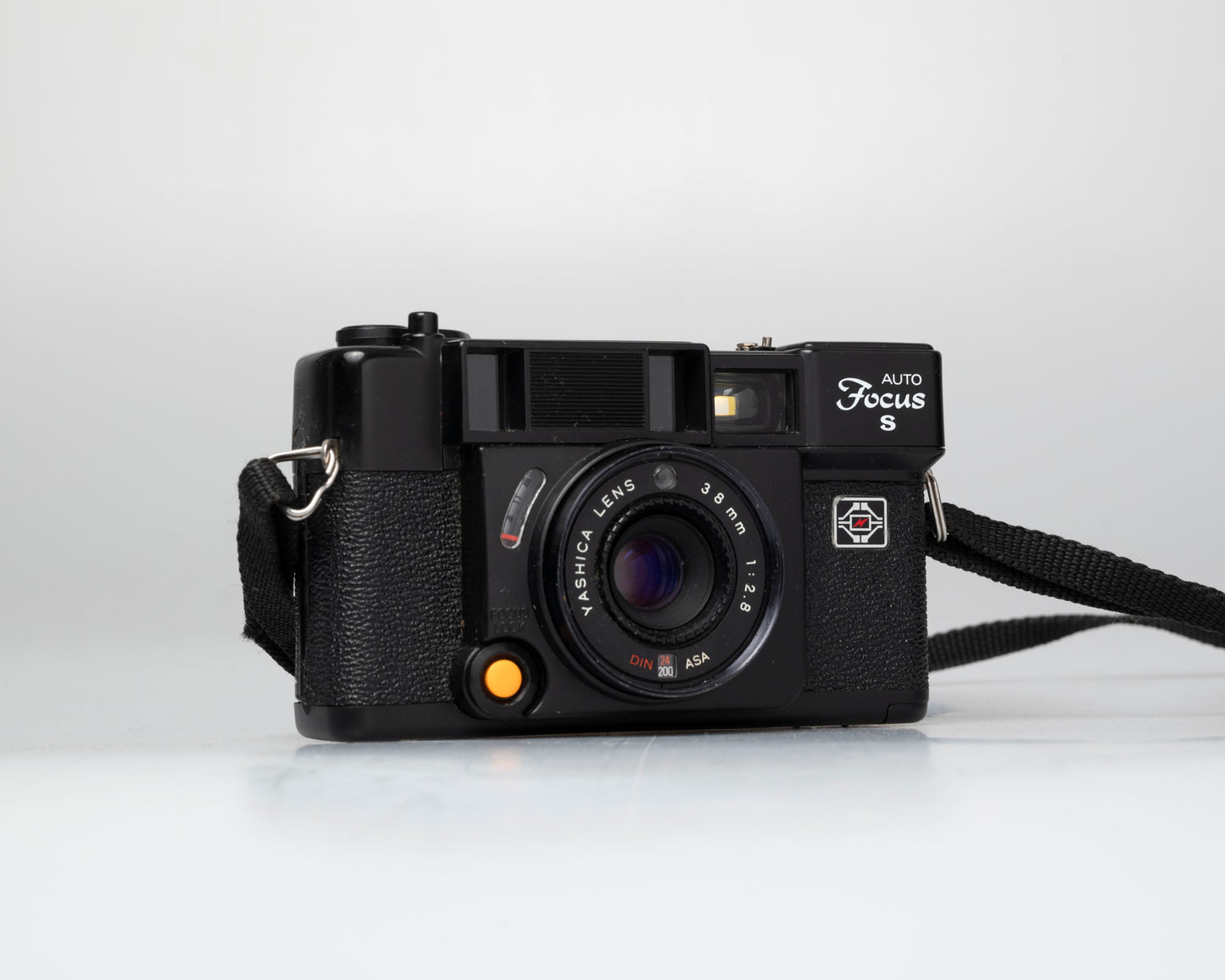 Yashica Auto Focus S 35mm point-and-shoot camera (serial 5036527) | film🎞tested