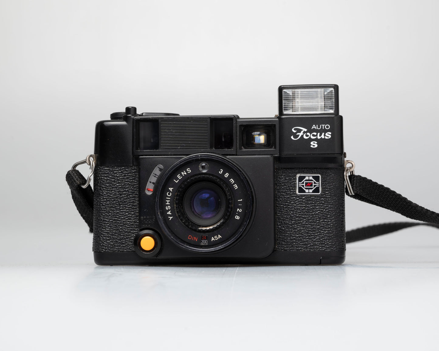 Yashica Auto Focus S 35mm point-and-shoot camera (serial 5036527) | film🎞tested