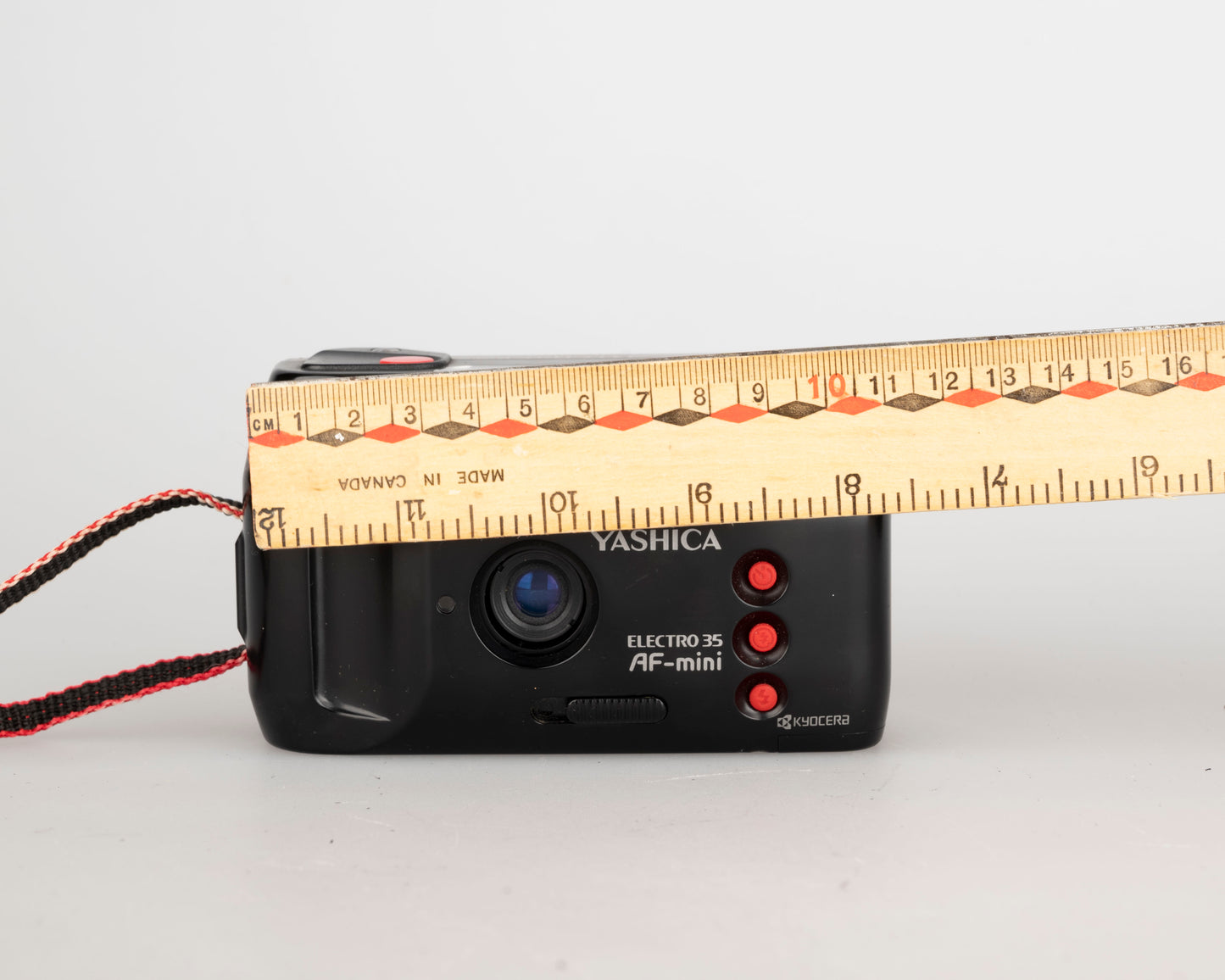 Appareil photo argentique 35 mm Yashica Electro 35 AF-Mini avec étui (série 028520)