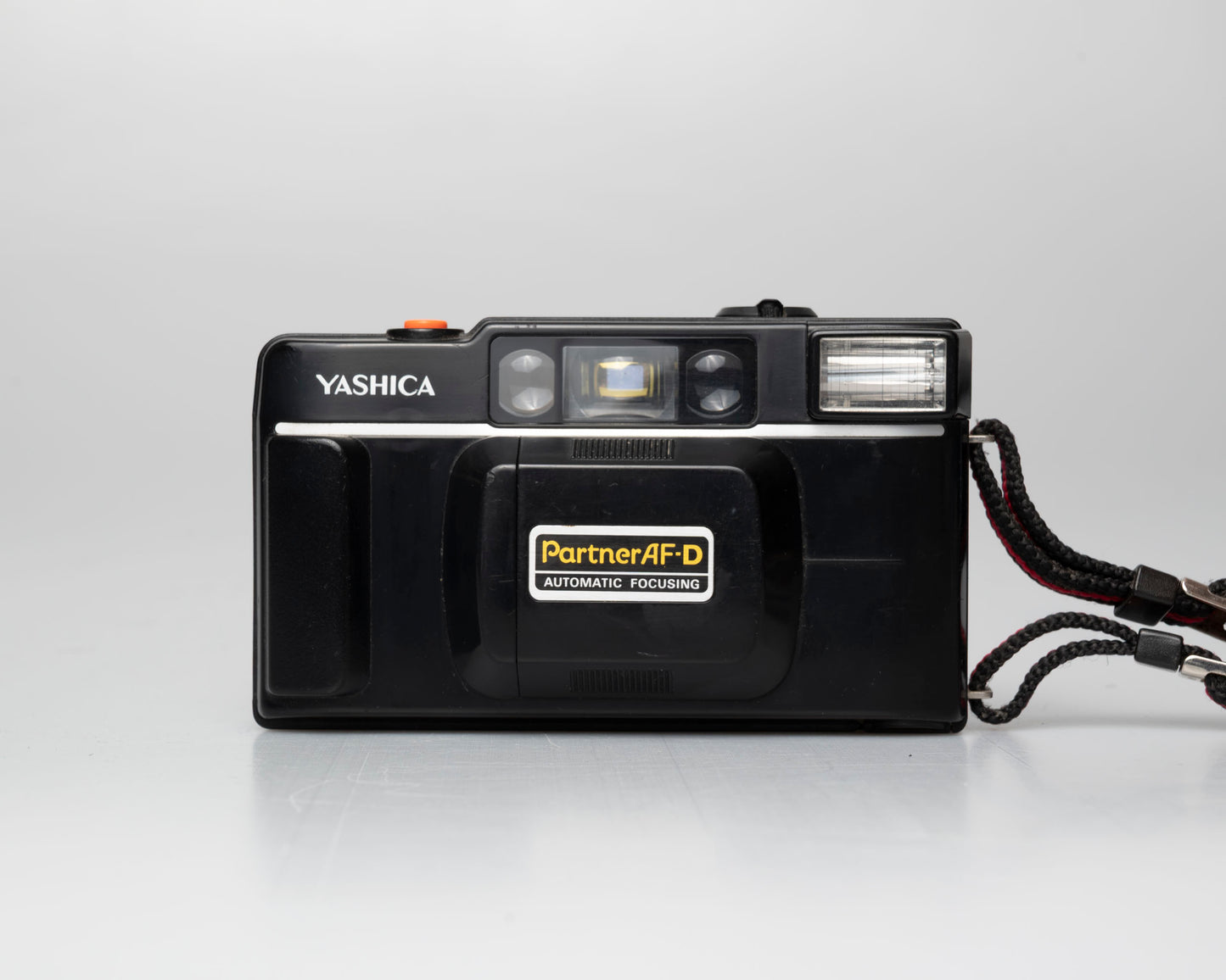 Yashica Partner AF-D 35mm film camera w/ case (5235485)