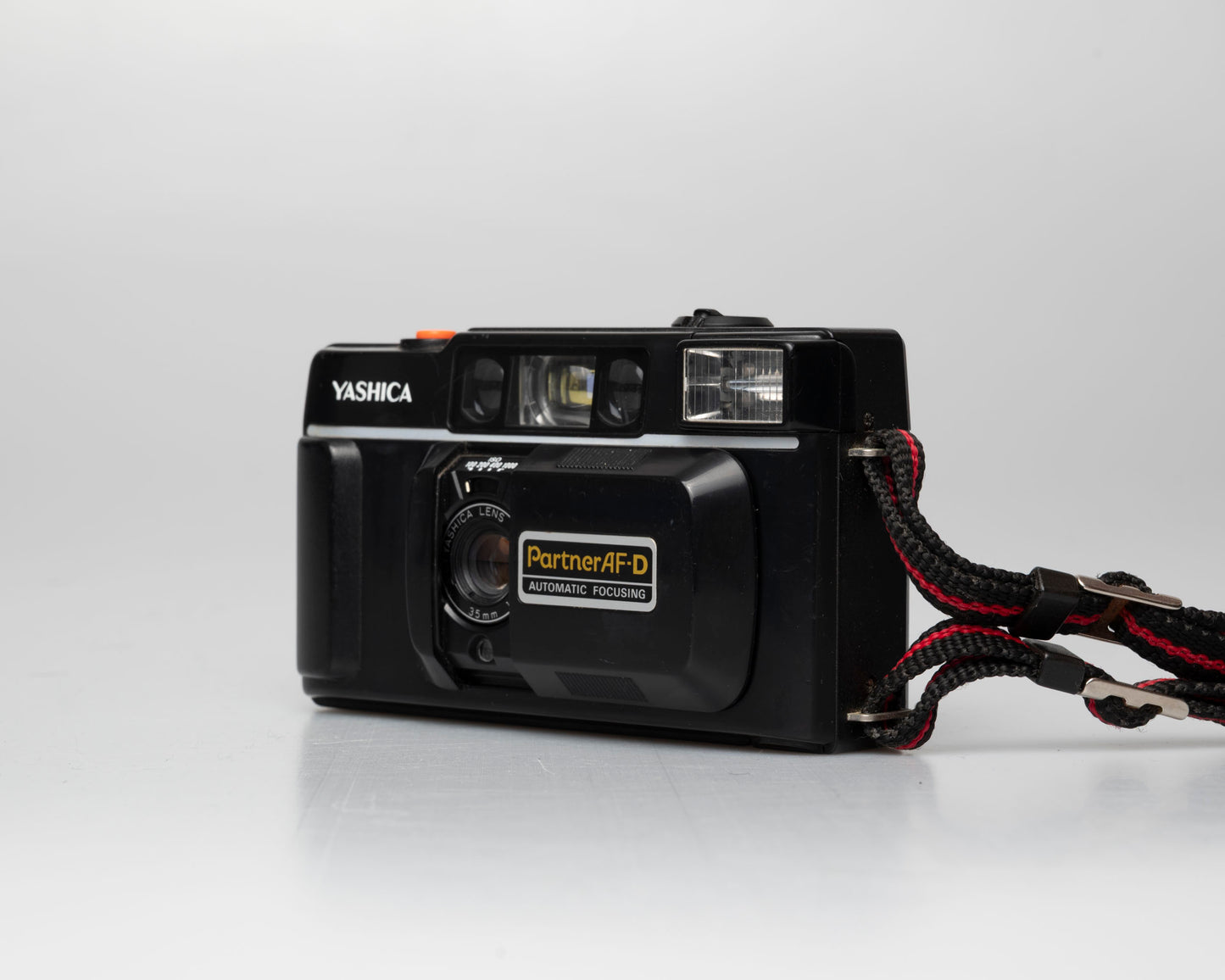 Yashica Partner AF-D 35mm film camera w/ case (5235485)