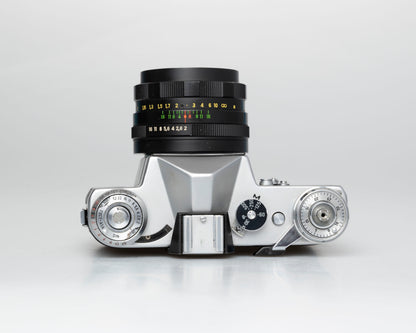 Zenit E 35mm film SLR camera w/Helios-44M 58mm f2 lens + case (serial 72196749)