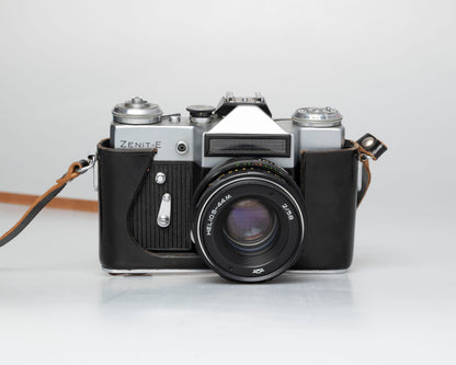 Zenit E 35mm film SLR camera w/Helios-44M 58mm f2 lens + case (serial 72196749)