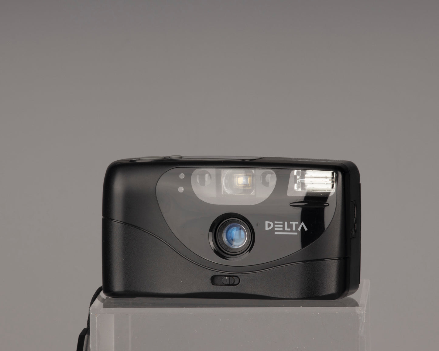 Appareil photo argentique Astral Delta Autofocus 35 mm avec étui