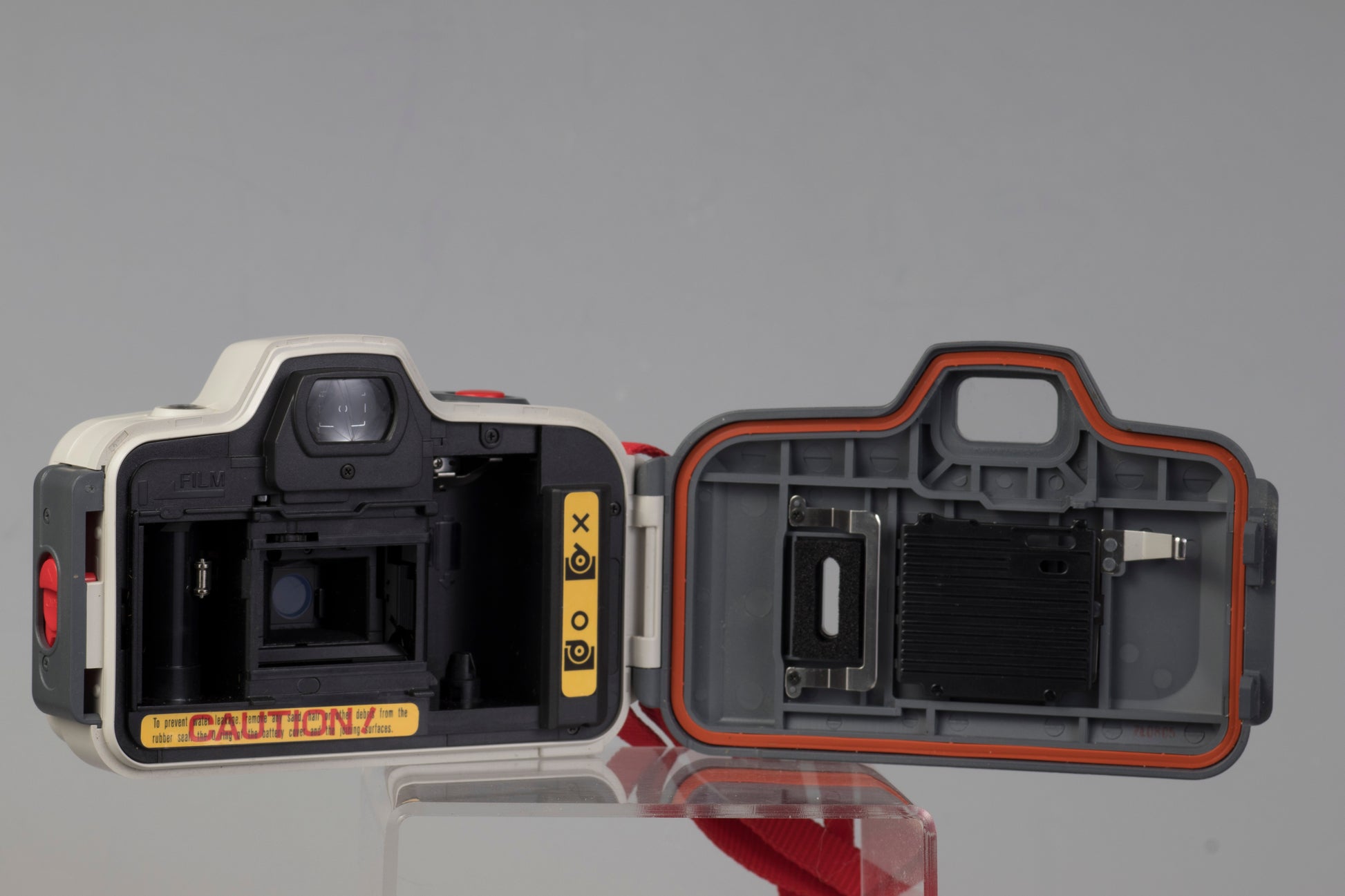 Canon Sure Shot WP-1 back open