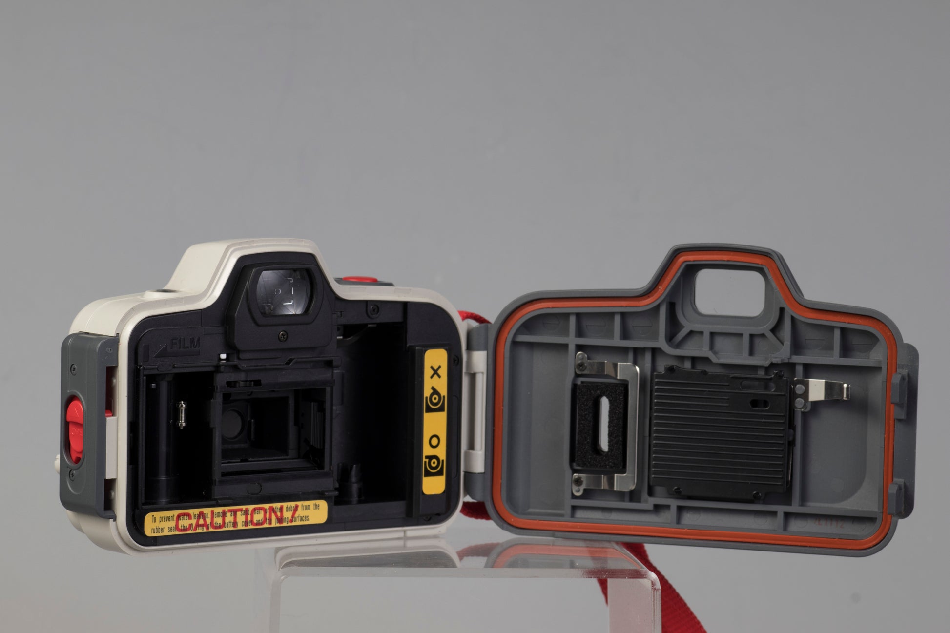 Canon Sure Shot WP-1 back open