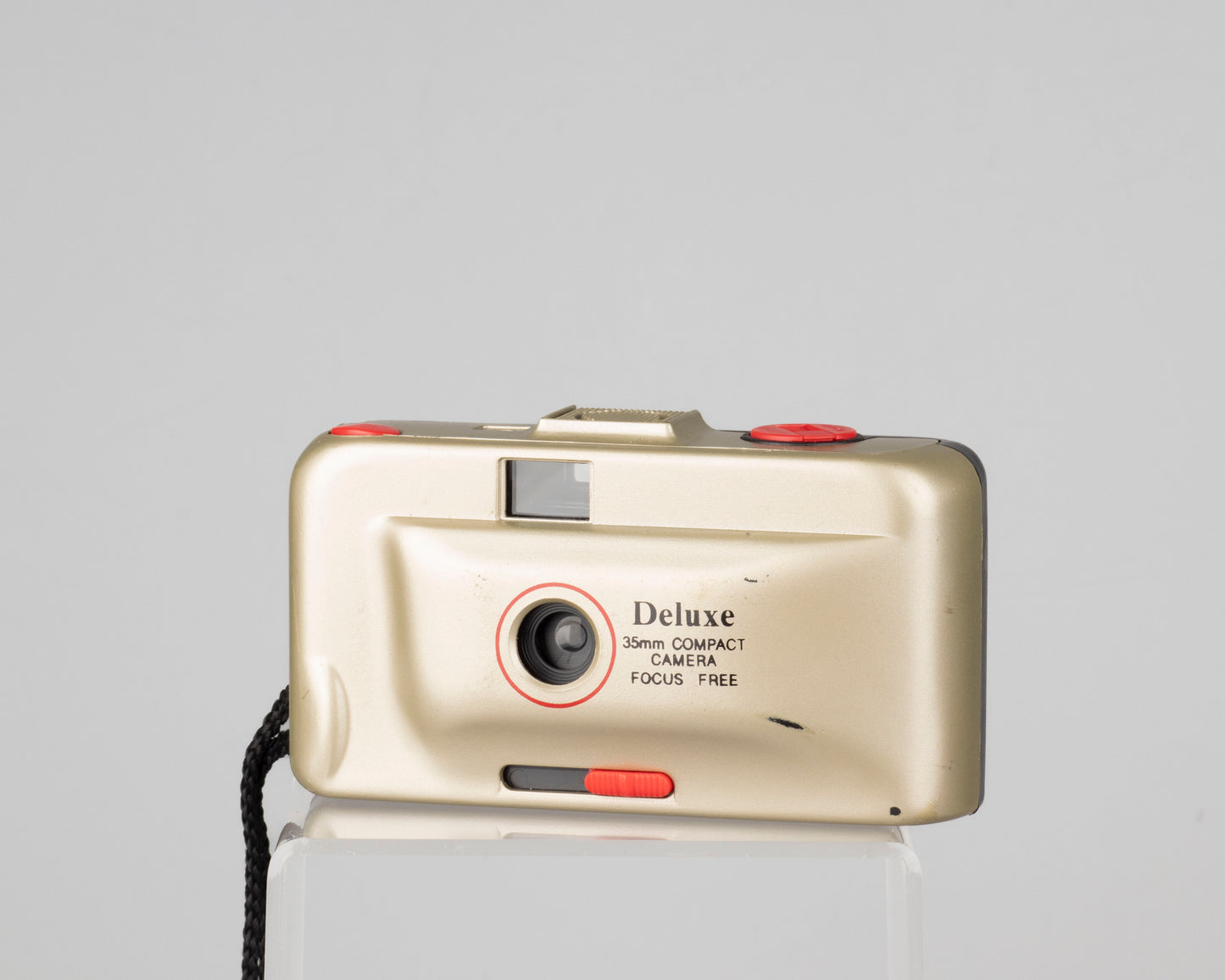 Deluxe 35mm Compact Focus Free camera