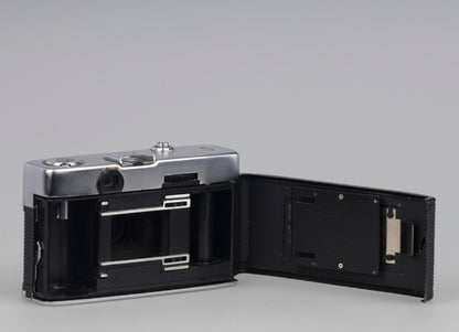 Direct Film CD35 (Halina 35-600) 35mm film camera w/50B flash