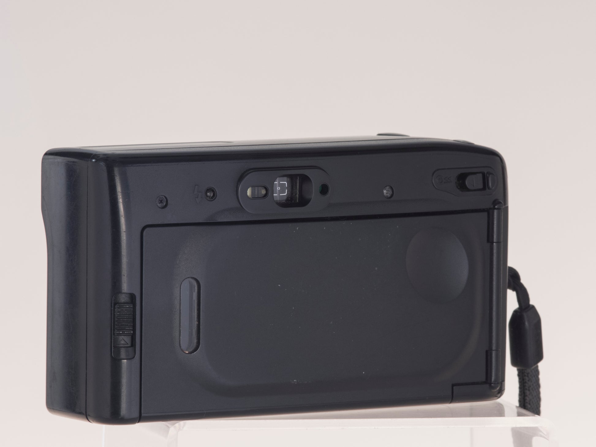 Fuji DL-80 (aka Discovery 80) 35mm point-and-shoot camera. Back view.
