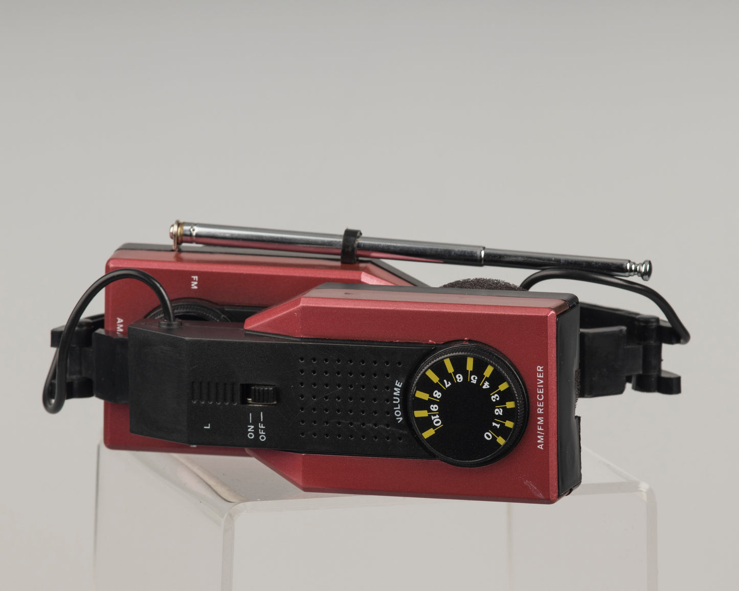 International vintage AM/FM headphone radio