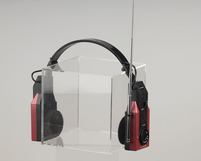 International vintage AM/FM headphone radio
