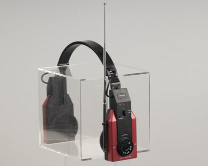 International vintage AM/FM headphone radio
