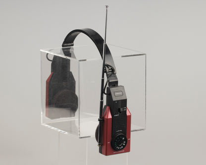 International vintage AM/FM headphone radio