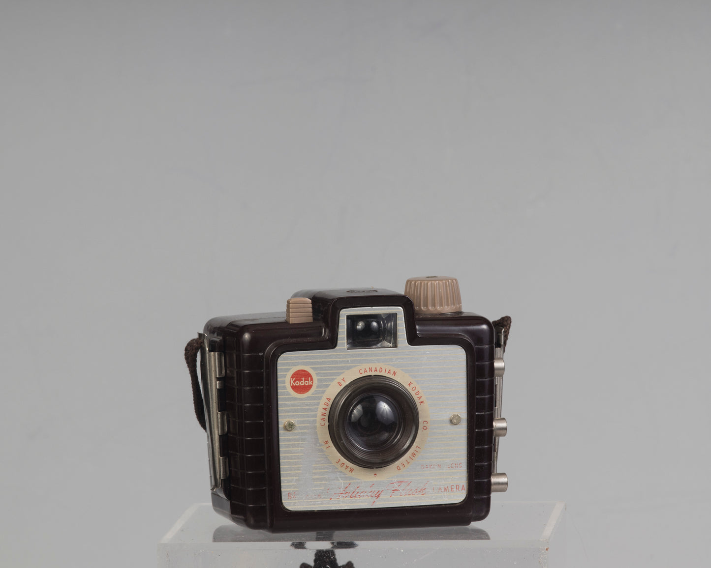 Kodak Brownie Holiday Flash avec support de flash et ampoule flash (utilise un film 127)