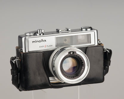 Minolta Hi-Matic 9 35mm rangefinder camera with original case