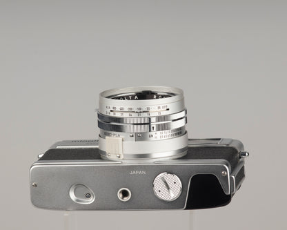 Minolta Hi-Matic 9 35mm rangefinder camera with original case
