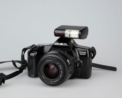 Minolta Dynax 3000i 35mm SLR w/ Minolta AF Zoom 35-70mm + Program D 314i flash