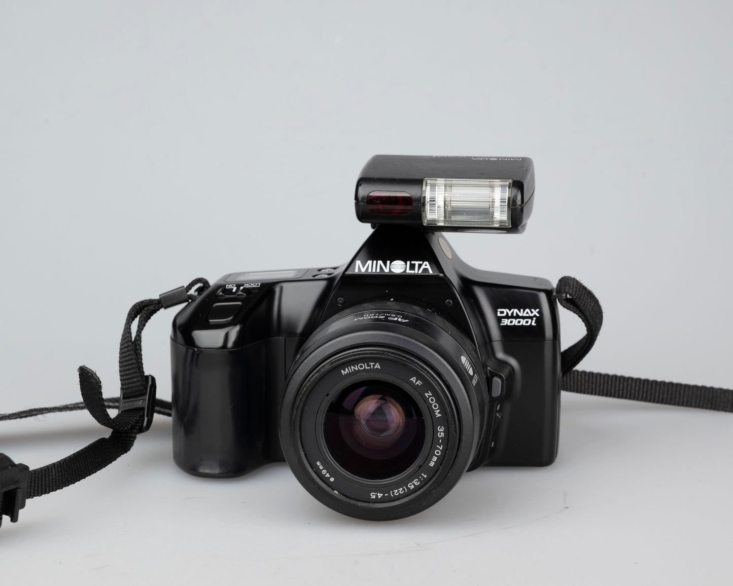 Minolta Dynax 3000i 35mm SLR w/ Minolta AF Zoom 35-70mm + Program D 314i flash