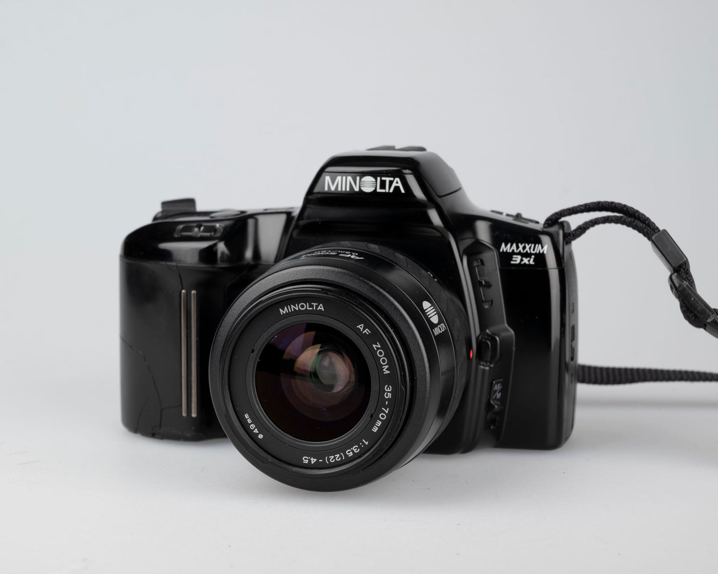 Minolta Maxxum 3xi 35mm film SLR w/ 35-70mm lens (serial 01411314)