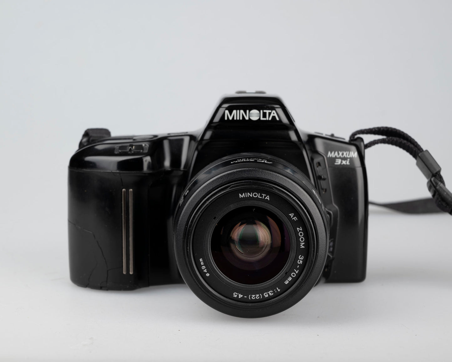 Minolta Maxxum 3xi 35mm film SLR w/ 35-70mm lens (serial 01411314)