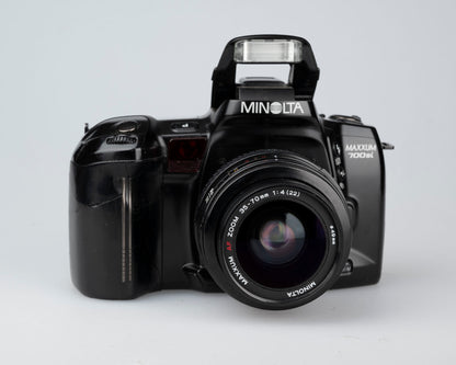 Minolta Maxxum 700si 35mm film SLR w/ Maxxum AF 35-70mm lens