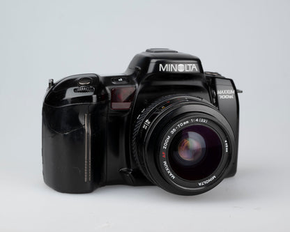 Minolta Maxxum 700si 35mm film SLR w/ Maxxum AF 35-70mm lens