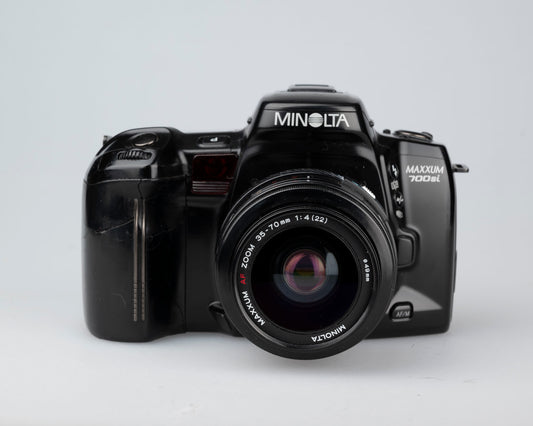 Reflex Minolta Maxxum 700si 35 mm avec objectif Maxxum AF 35-70 mm
