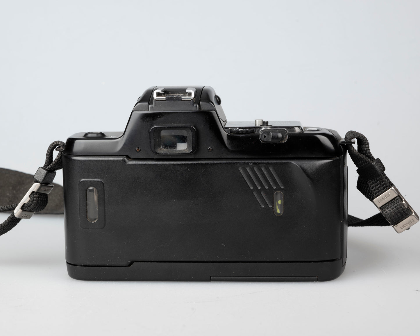 Reflex Nikon F-401S 35 mm avec objectif AF Nikkor 28-80 mm